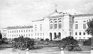 Томский университет. Открыт в 1888 году.